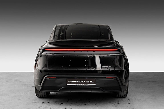 Tesla Model Y 5 of 22