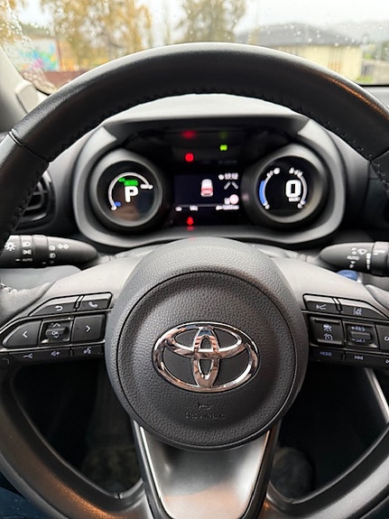 Toyota Yaris 13 of 17