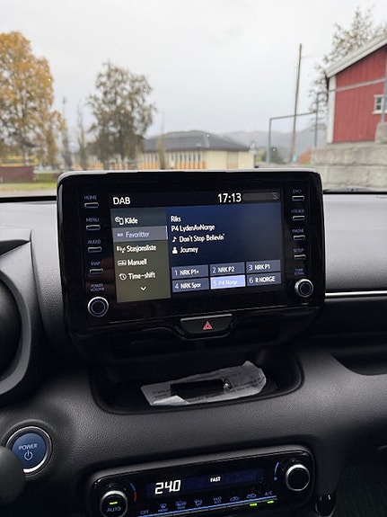 Toyota Yaris 17 of 17