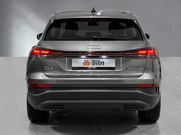 Audi Q4 e-tron 5 of 25