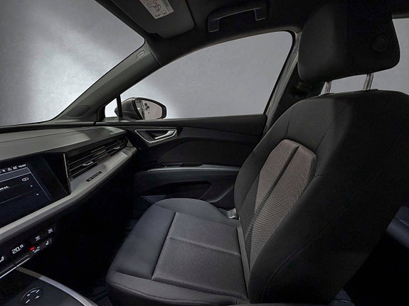Audi Q4 e-tron 22 of 25