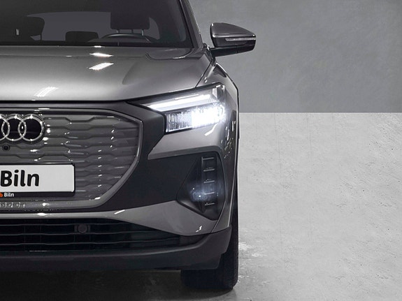 Audi Q4 e-tron 10 of 25