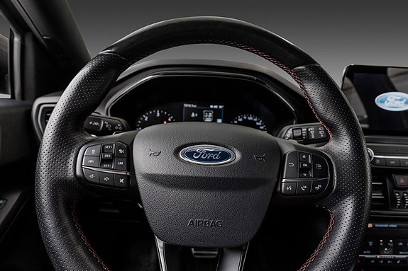 Ford Focus 10 of 24