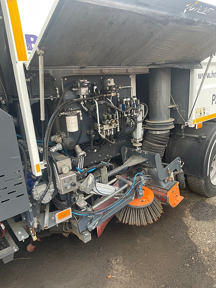 Volvo FL 250 VALÀIR BH6 Sweeper 7 of 12