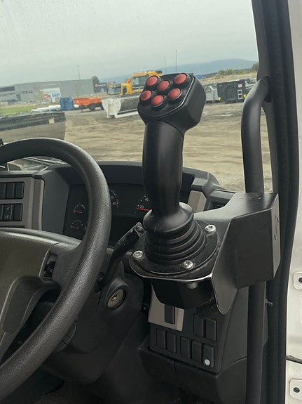 Volvo FL 250 VALÀIR BH6 Sweeper 11 of 12