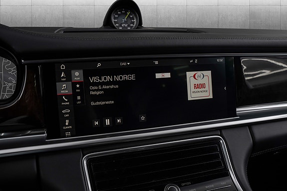 Porsche Panamera 4 15 of 30