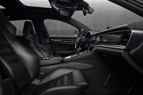 Porsche Panamera 4 28 of 30
