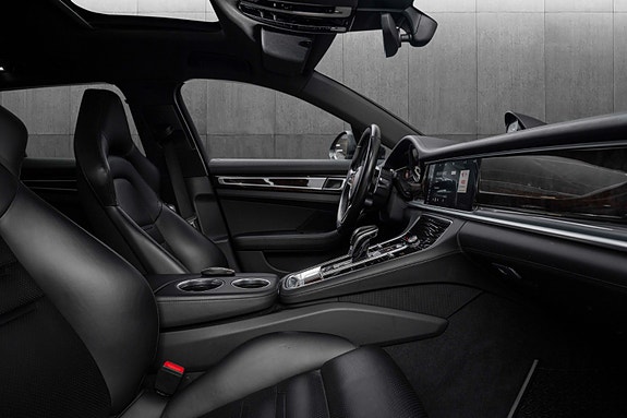 Porsche Panamera 4 29 of 30