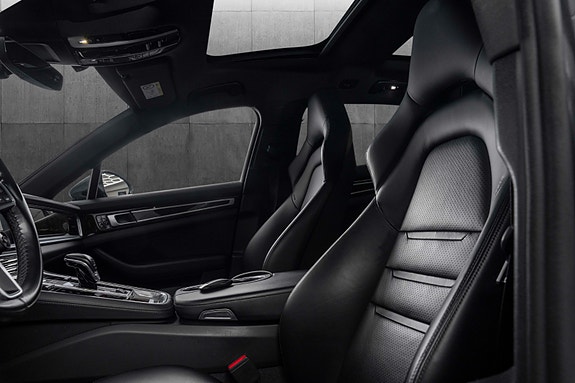 Porsche Panamera 4 23 of 30
