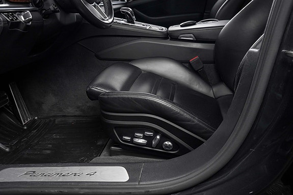 Porsche Panamera 4 22 of 30