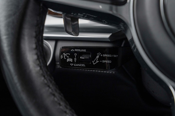 Porsche Panamera 4 17 of 30