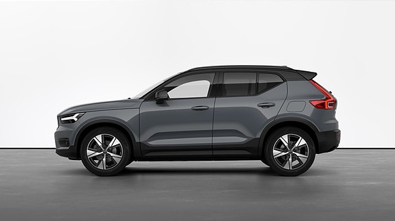 Volvo XC40 6 of 28