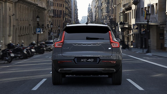 Volvo XC40 11 of 28