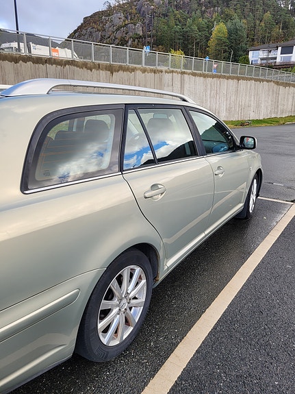 Toyota Avensis 21 of 22