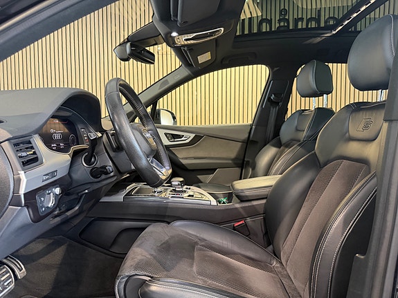 Audi Q7 20 of 30
