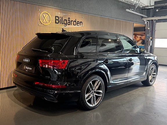 Audi Q7 4 of 30
