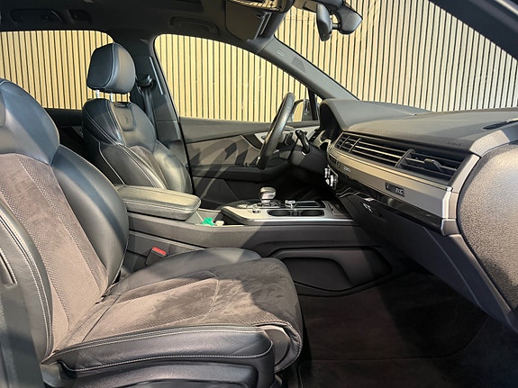 Audi Q7 6 of 30