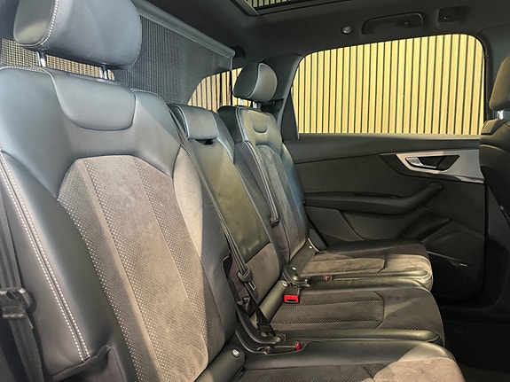 Audi Q7 10 of 30