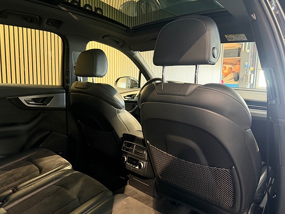 Audi Q7 11 of 30