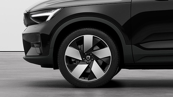 Volvo XC40 14 of 26