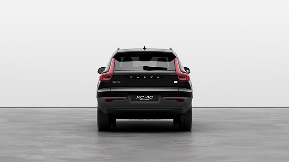 Volvo XC40 5 of 26