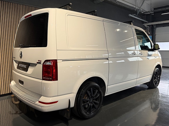 Volkswagen Transporter 4 of 30