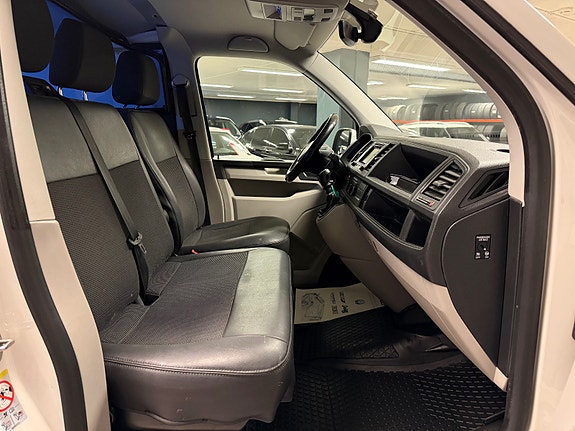 Volkswagen Transporter 12 of 30