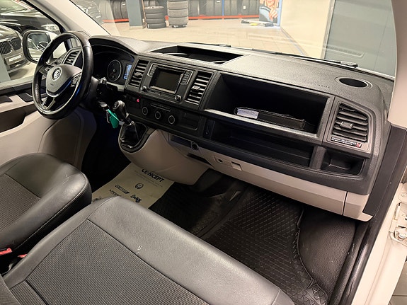 Volkswagen Transporter 11 of 30