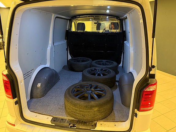 Volkswagen Transporter 9 of 30