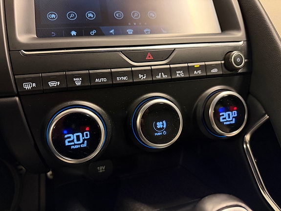 Jaguar E-PACE 16 of 25