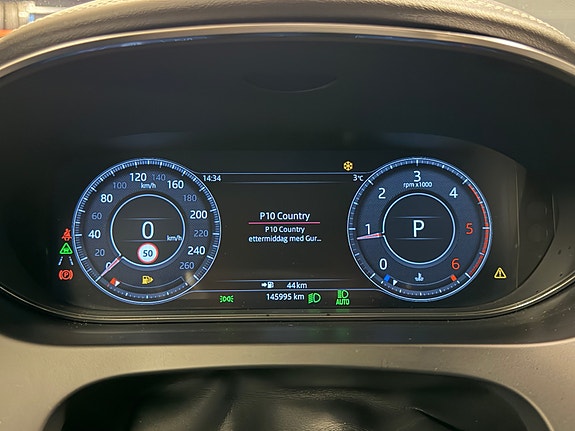 Jaguar E-PACE 13 of 25