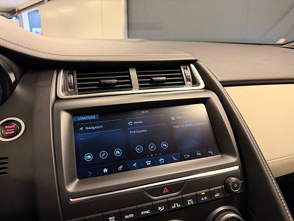 Jaguar E-PACE 15 of 25
