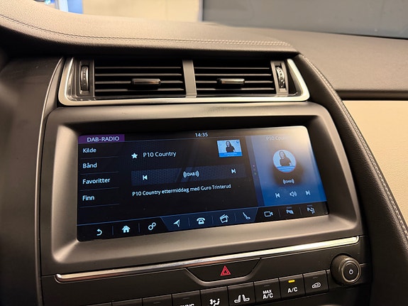 Jaguar E-PACE 20 of 25