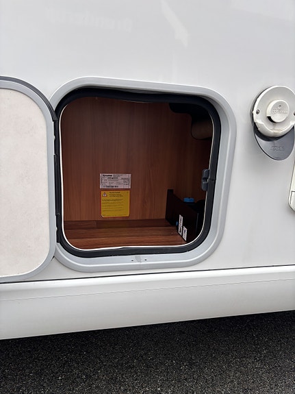 Hymer EX614 12 of 30