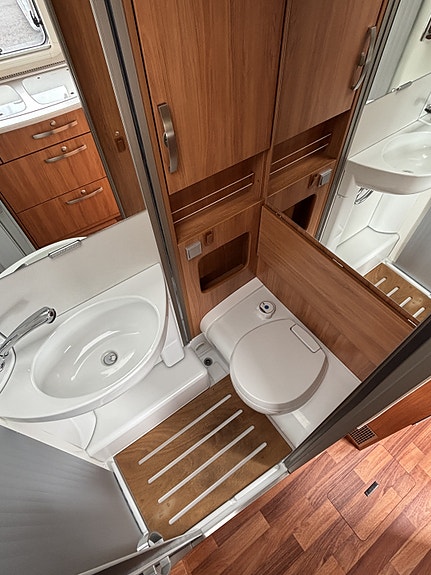 Hymer EX614 27 of 30
