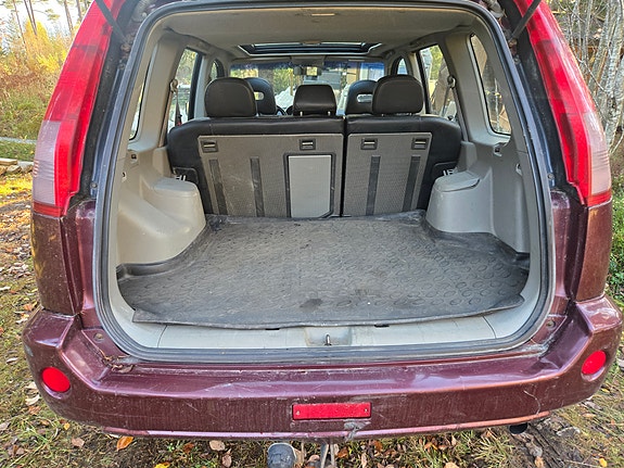 Nissan X-Trail 3 of 10
