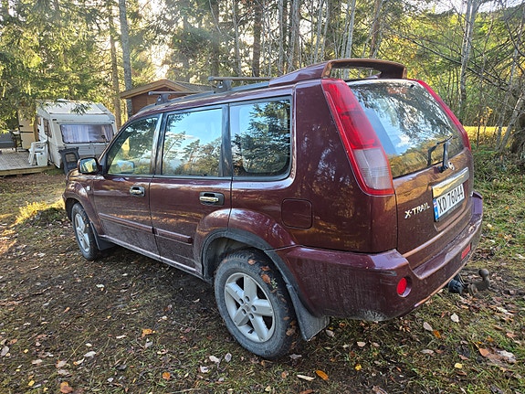 Nissan X-Trail 2 of 10