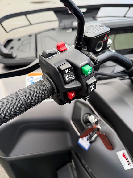 Can-Am Can-Am Outlander MAX HD10 – kampanje – 30” hjul – snøskjær – klar for levering! 10 of 11