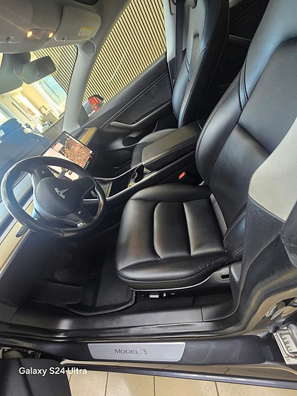 Tesla Model 3 8 of 13