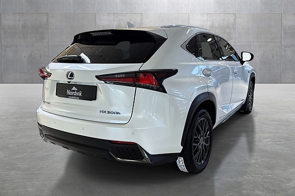 Lexus NX300h 5 of 25