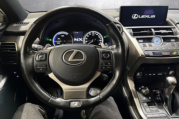 Lexus NX300h 9 of 25