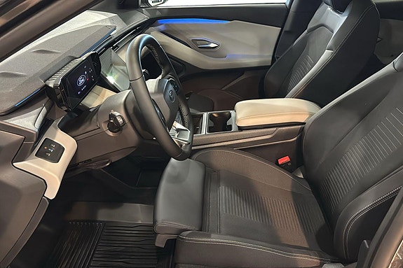 Ford Explorer 11 of 26