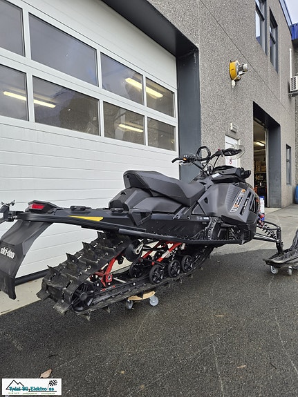 Ski-doo RENEGADE 900 ACE TURBO R XRS 4 of 11