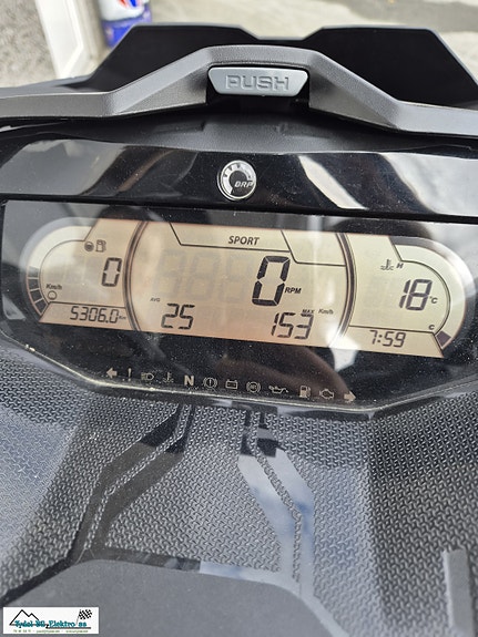 Ski-doo RENEGADE 900 ACE TURBO R XRS 8 of 11
