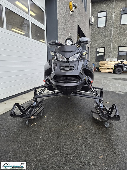 Ski-doo RENEGADE 900 ACE TURBO R XRS 9 of 11
