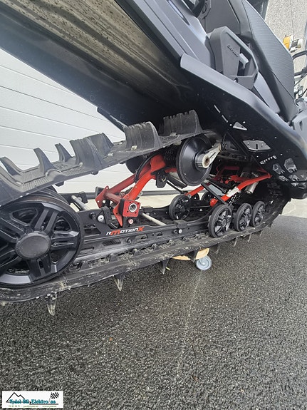 Ski-doo RENEGADE 900 ACE TURBO R XRS 6 of 11