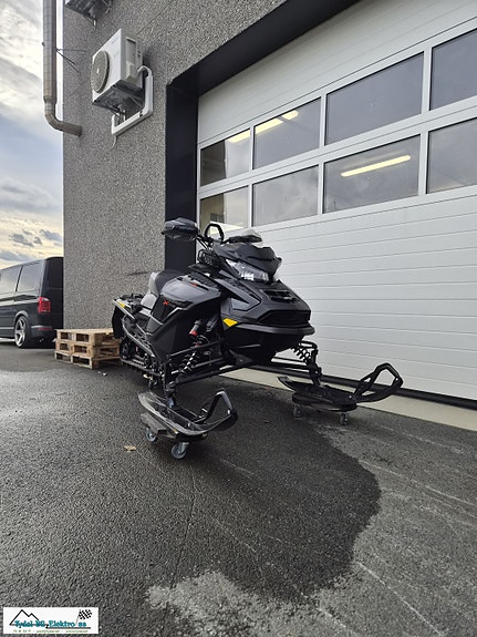 Ski-doo RENEGADE 900 ACE TURBO R XRS 3 of 11