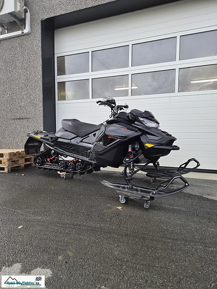 Ski-doo RENEGADE 900 ACE TURBO R XRS 2 of 11