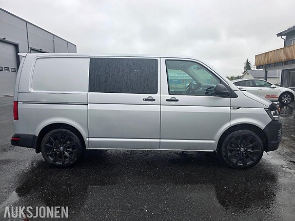 Volkswagen Transporter 4 of 30