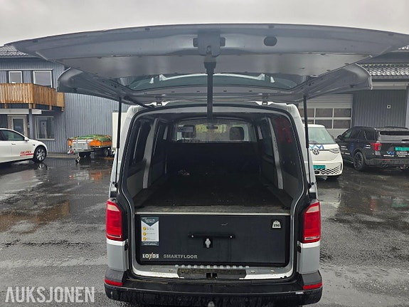 Volkswagen Transporter 12 of 30